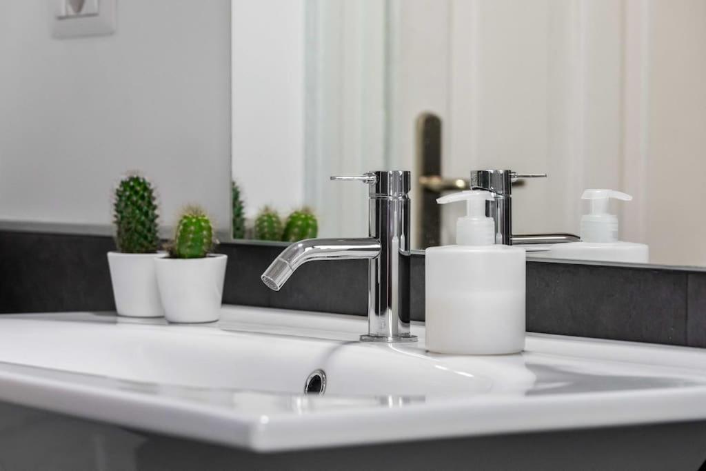 Appartamento Bilocale Zara - Stazione Centrale - Isola Design District Milano Eksteriør bilde